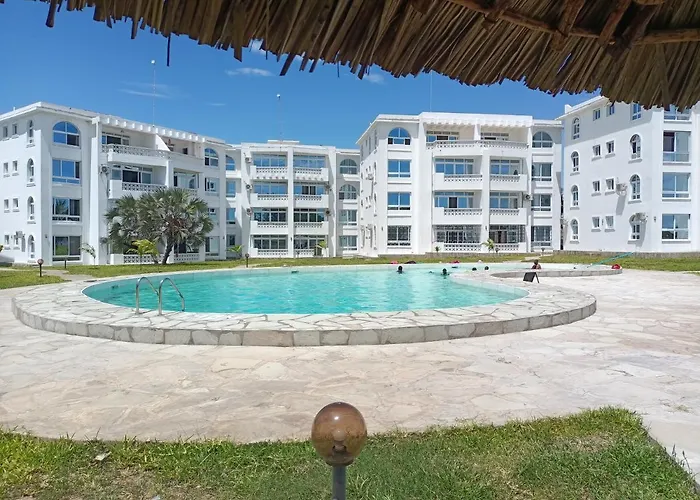 Havenhouse Kijani - 1 Bedroom Beach Apartment With Swimming Pool
